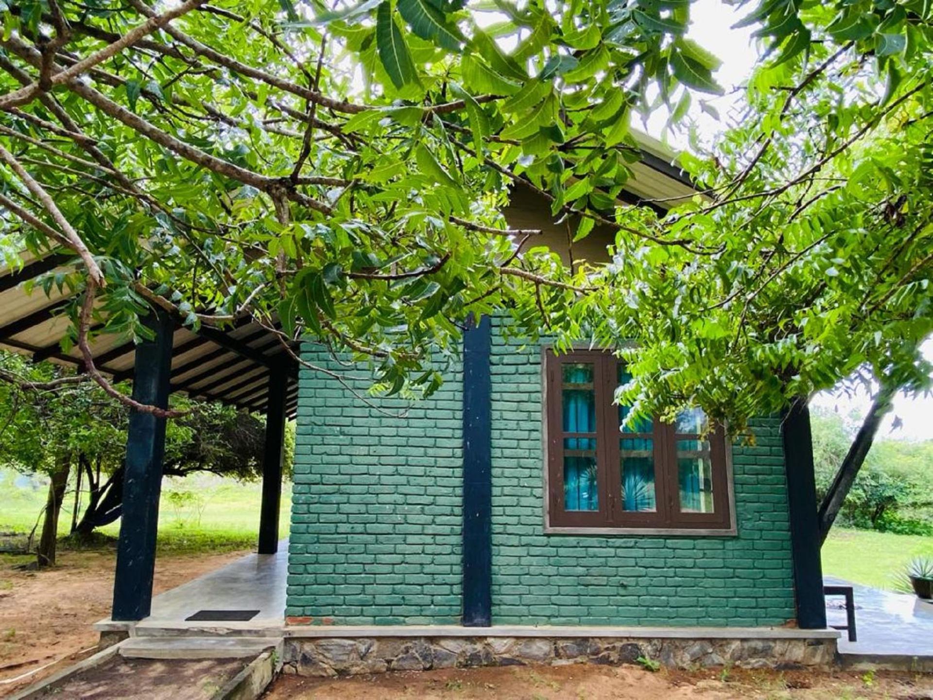 Yala Ying Yang Hostel & Camping Екстер'єр фото