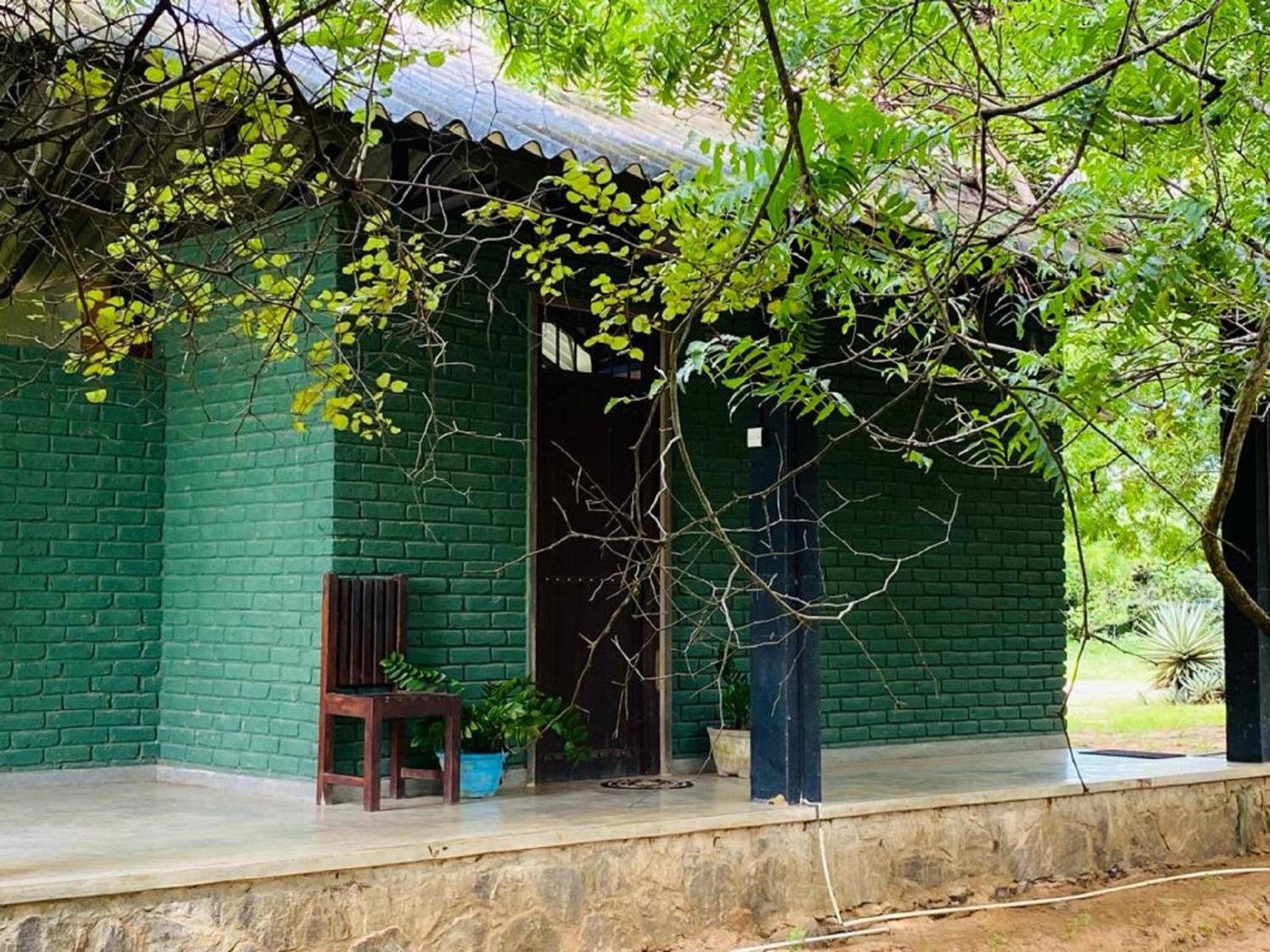 Yala Ying Yang Hostel & Camping Екстер'єр фото