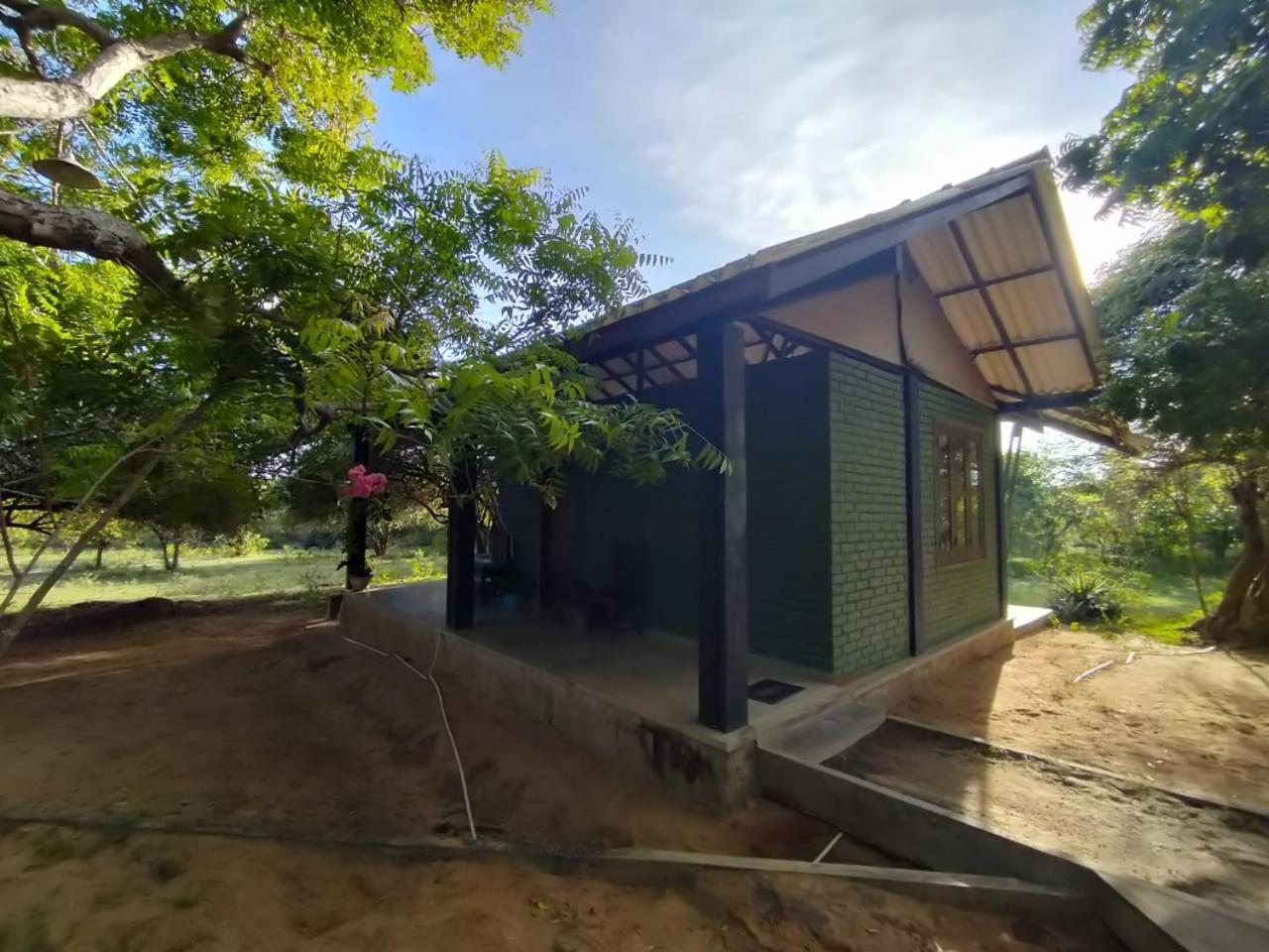 Yala Ying Yang Hostel & Camping Екстер'єр фото